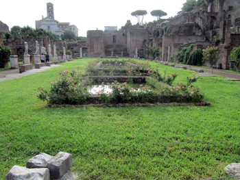 Casa delle Vestali - il cortile